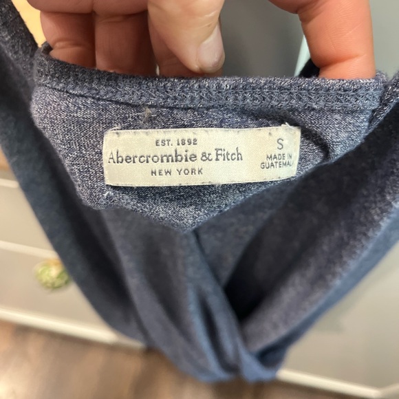 Abercrombie & Fitch A&F Wrap Heather Blue Tank Top Cami Blouse size Small 👚 - Picture 3 of 4